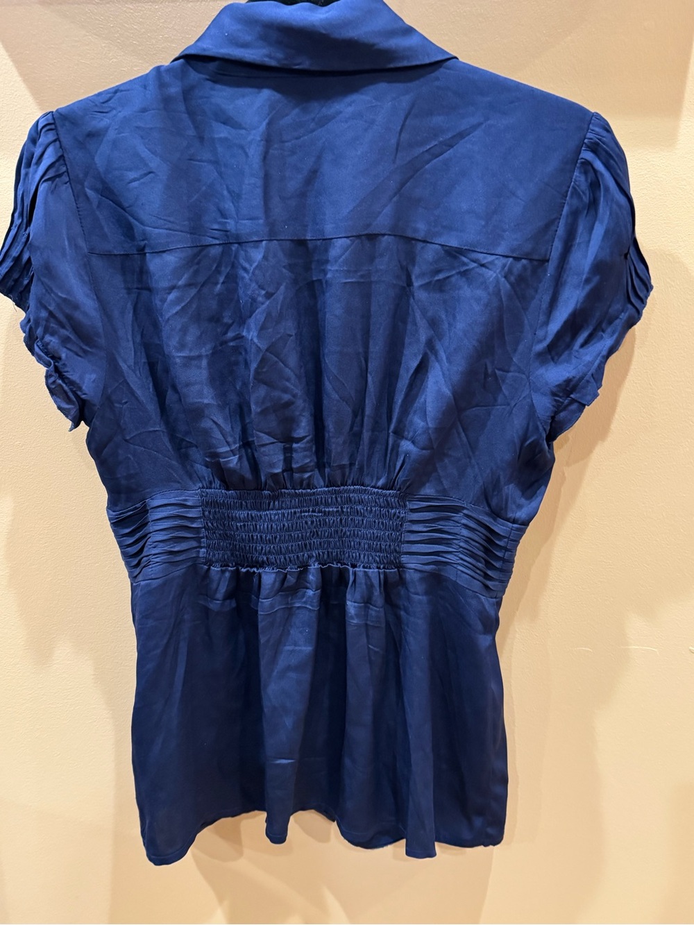 Bebe Midnight Blue Silk blend Ruffled Short-Sleeve Button Front Blouse size Med - Picture 6 of 11